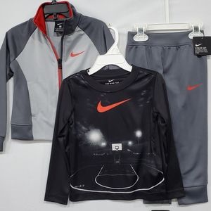 🆕️ Nike Track Suit * Tee